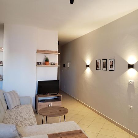 Leones Apartament 티라나 외부 사진
