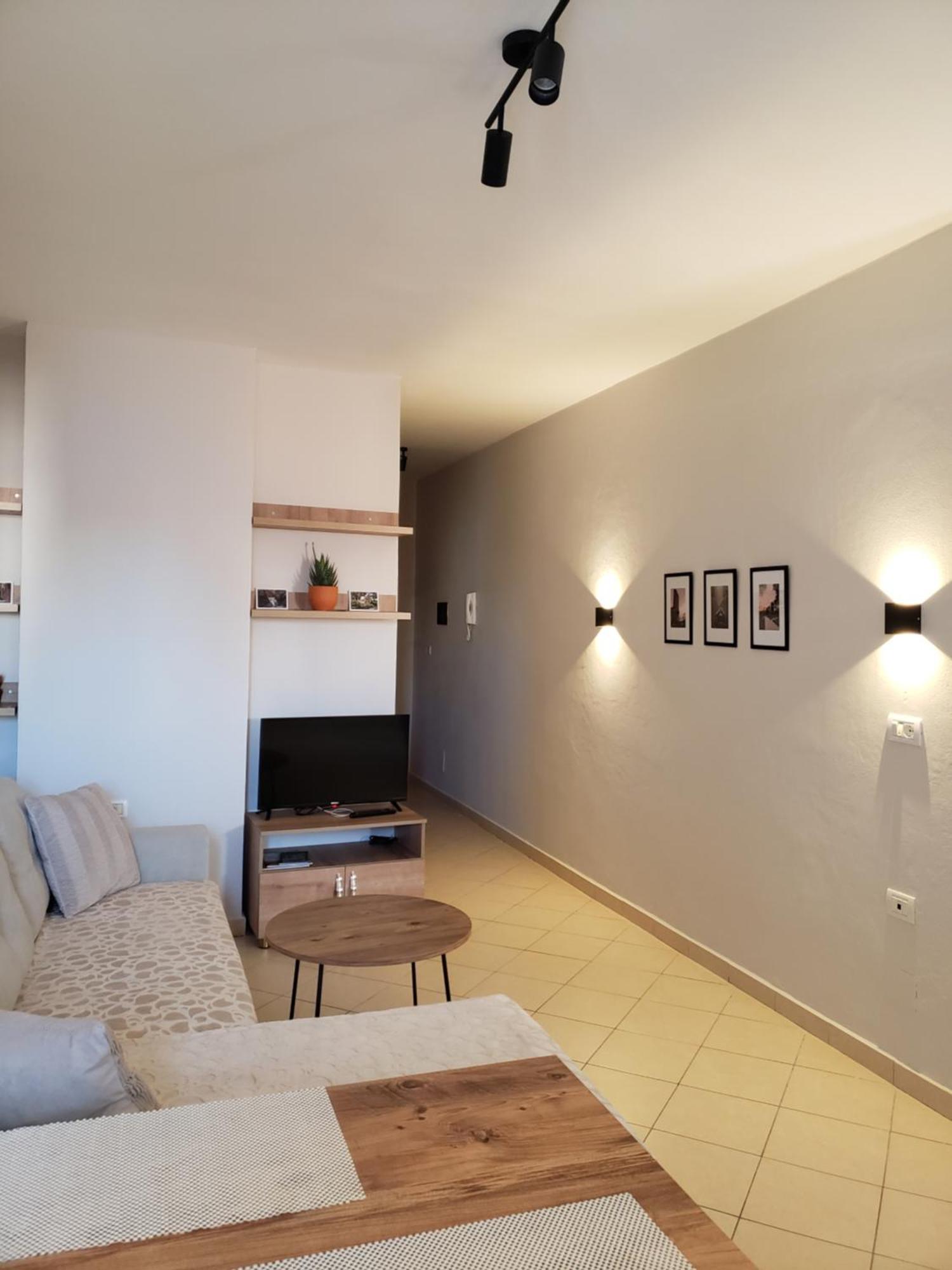 Leones Apartament 티라나 외부 사진